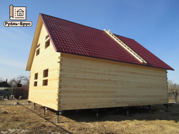 Дом из бруса с крыльцом